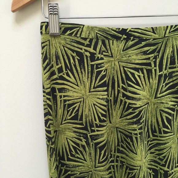 Diane Von Furstenberg 100% silk skirt - Picture 2 of 4